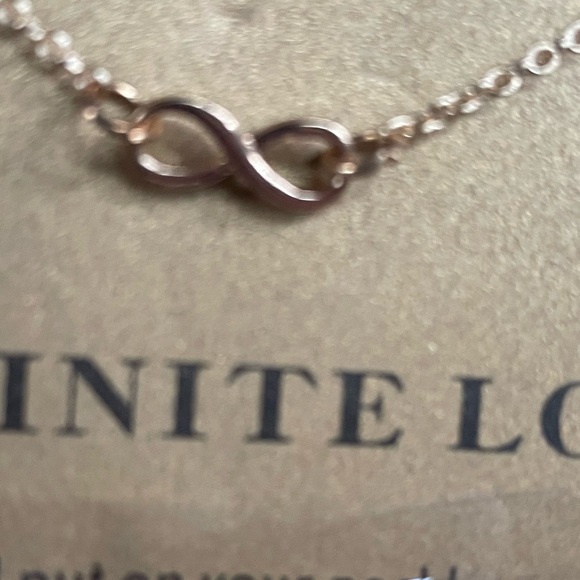 New! Infinity Necklace - Picture 3 of 4